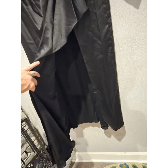 Mac Duggal Women's Long Sleeve Draped Structured Bow Gown Black Size 16 Formal - Picture 9 of 16